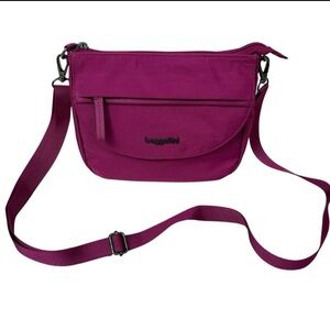 Baggallini Women's Pocket Crossbody 2.0 Bag Plum